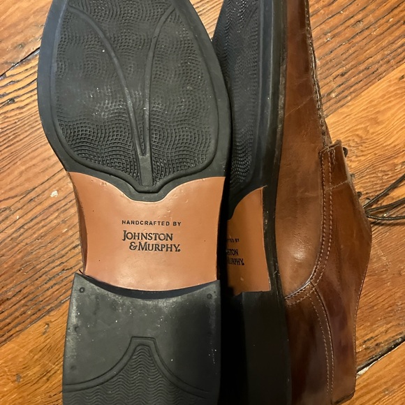 Johnston & Murphy Brown Oxfords with Smooth Leather and Polished Finish - Picture 3 of 3